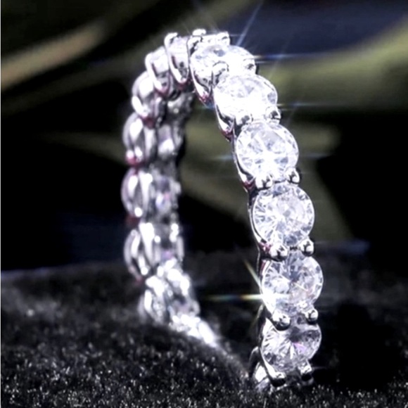 Jewelry - Nwot Simulated diamond ring size 8 sterling silver 925!